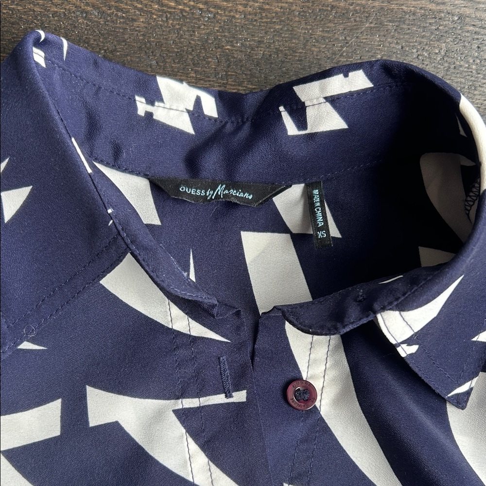 Guess by Marciano Navy and White Geometric Blouse - Picture 2 of 3